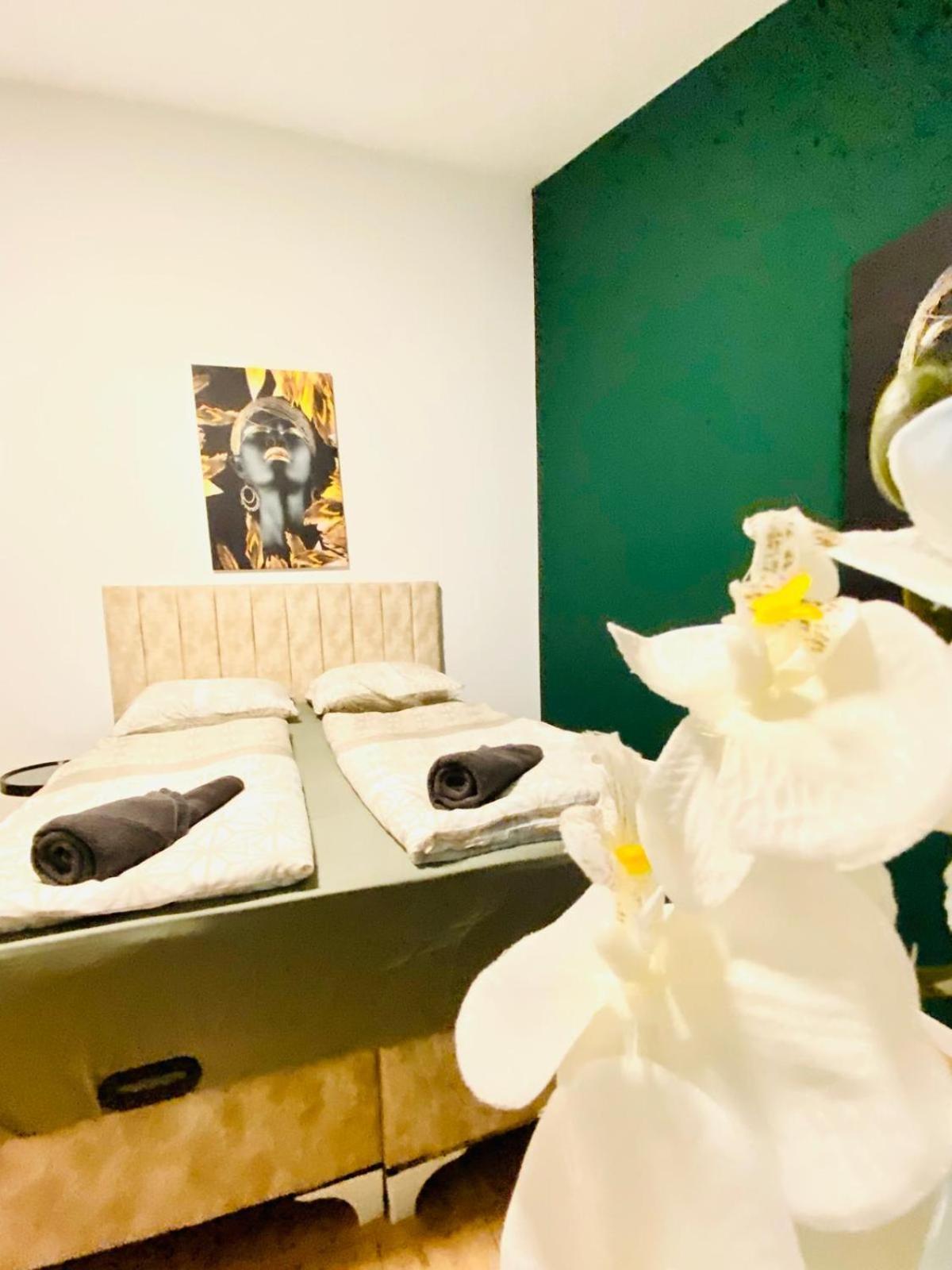 8 Fully Equipped Studio Shared Apt W Terrace Margareten Vienna Esterno foto