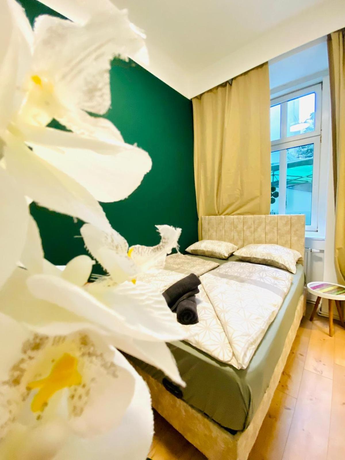 8 Fully Equipped Studio Shared Apt W Terrace Margareten Vienna Esterno foto