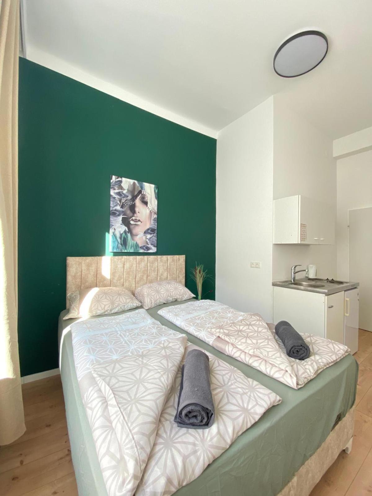 8 Fully Equipped Studio Shared Apt W Terrace Margareten Vienna Esterno foto