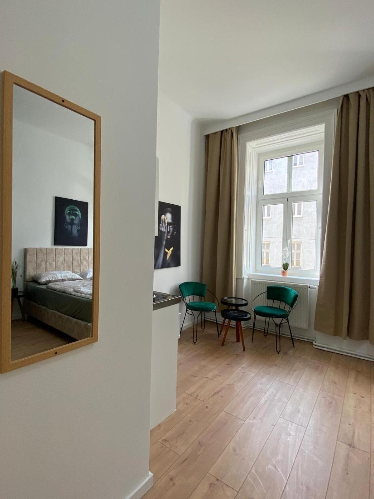 8 Fully Equipped Studio Shared Apt W Terrace Margareten Vienna Esterno foto