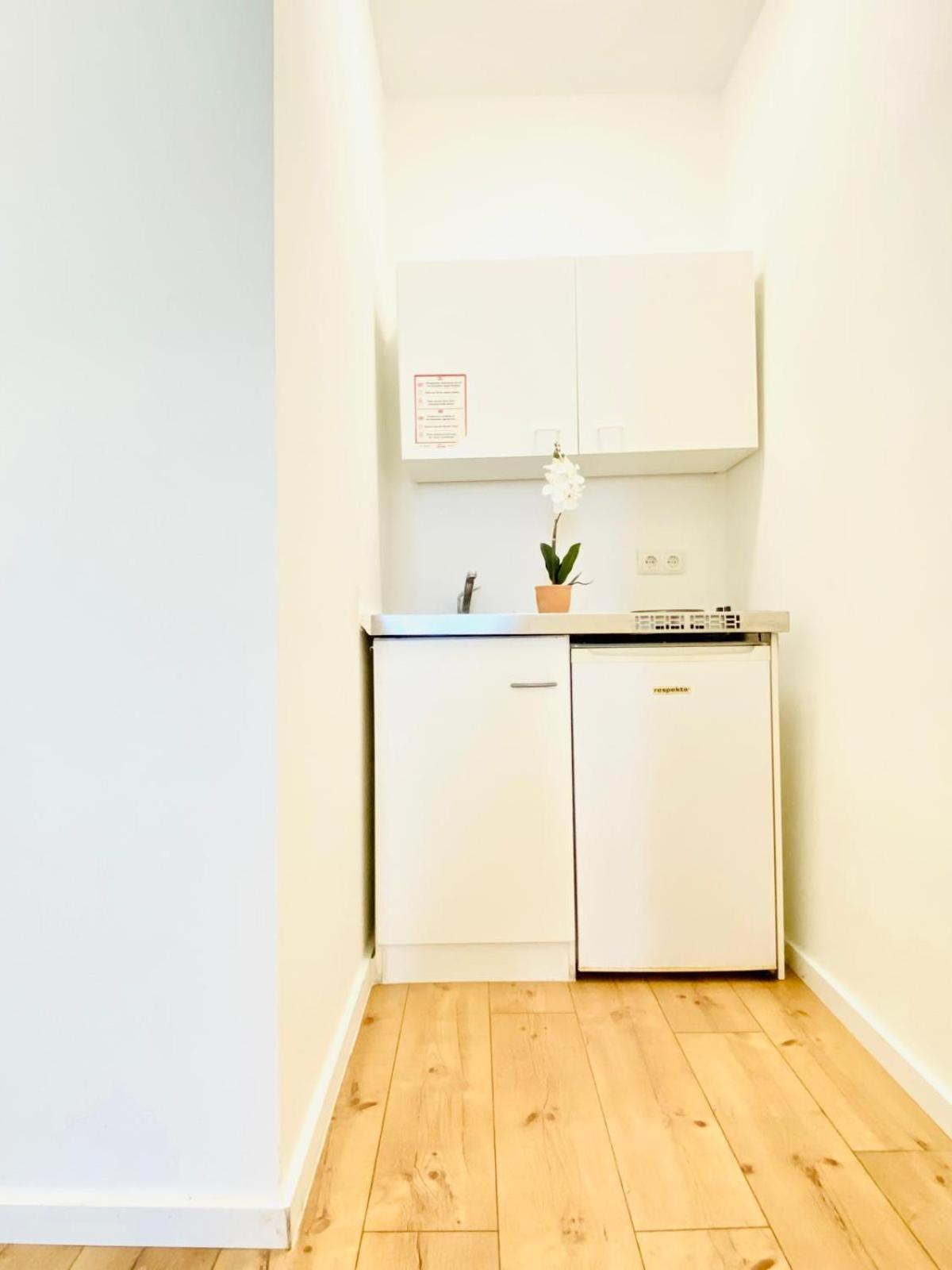 8 Fully Equipped Studio Shared Apt W Terrace Margareten Vienna Esterno foto