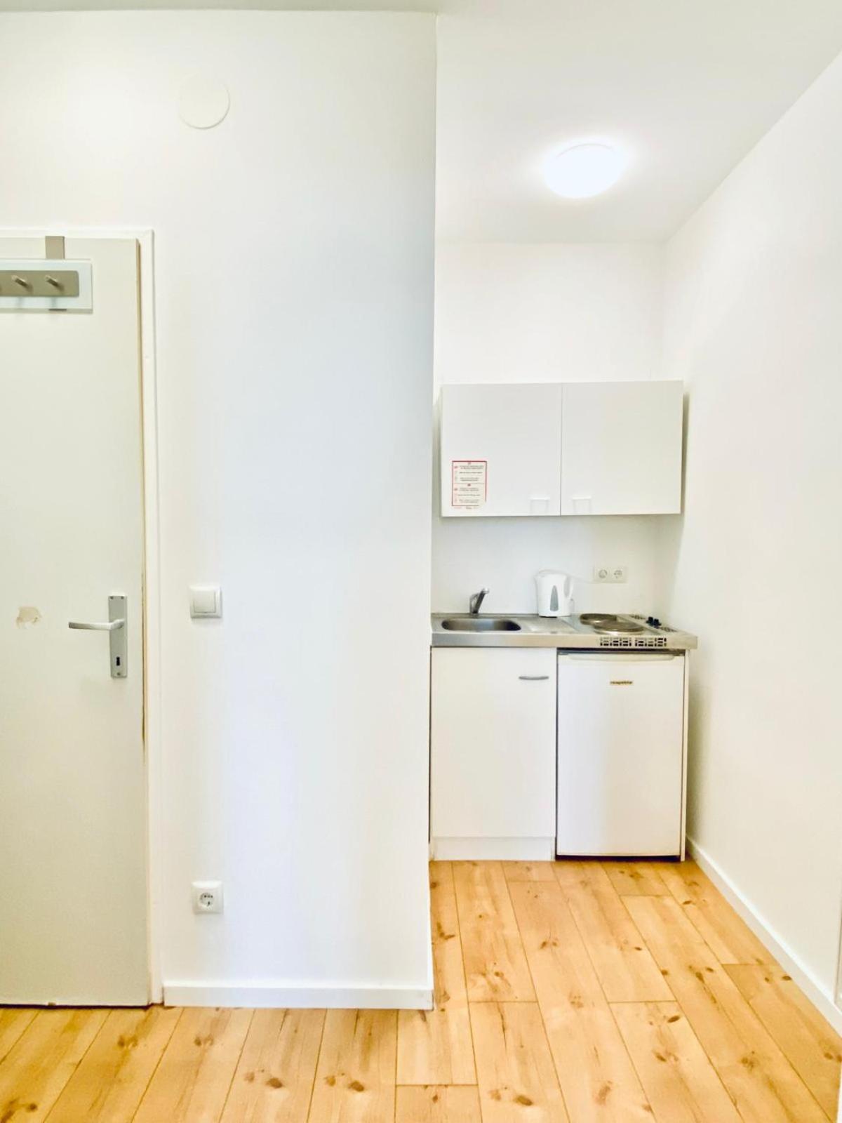 8 Fully Equipped Studio Shared Apt W Terrace Margareten Vienna Esterno foto