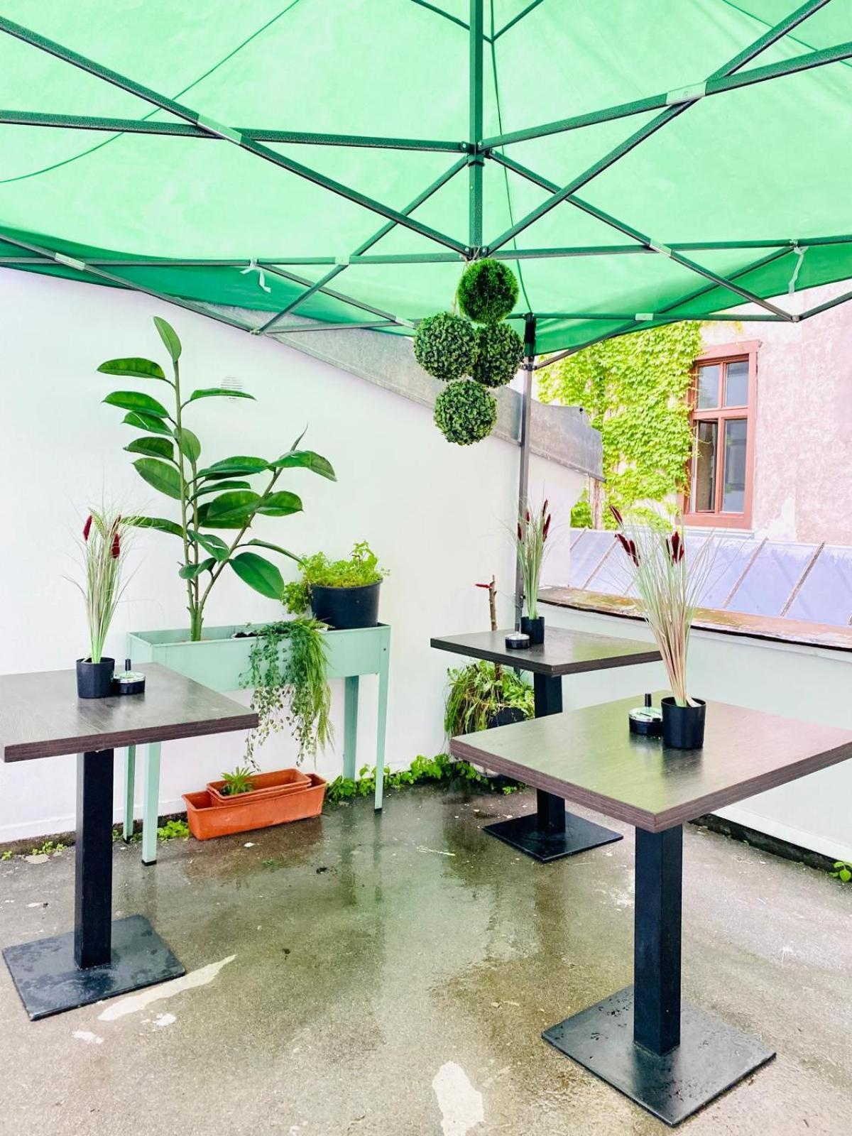 8 Fully Equipped Studio Shared Apt W Terrace Margareten Vienna Esterno foto